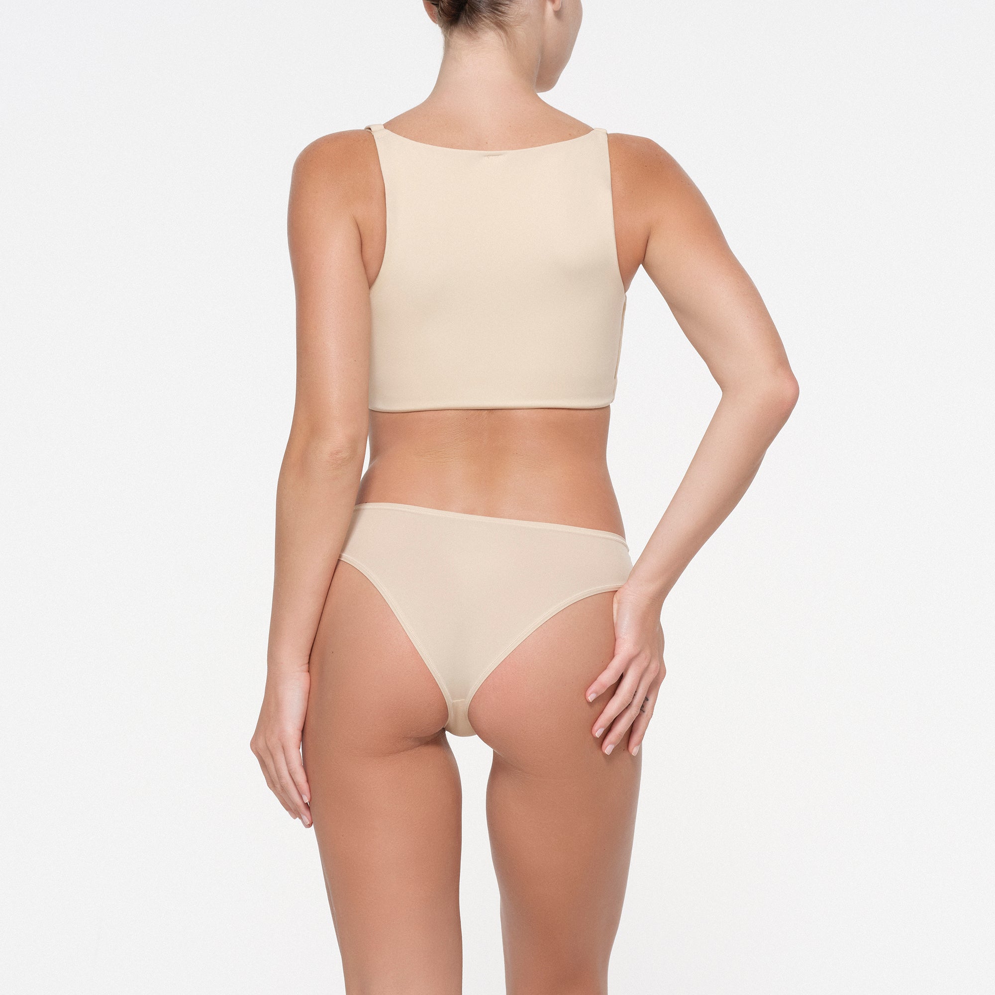 FITS EVERYBODY BACK SMOOTHING FULL COVERAGE BRA | SAND