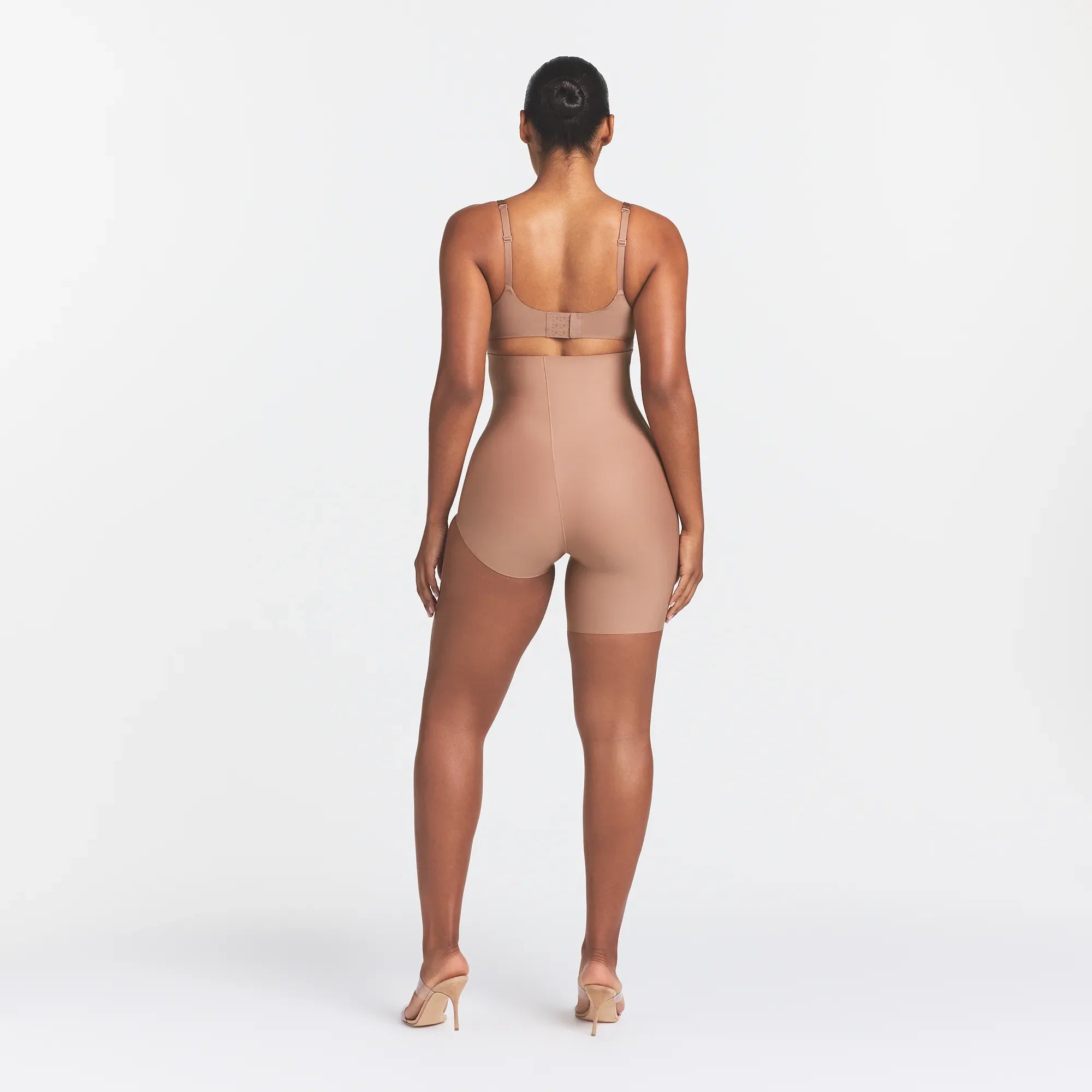 SKIMS BODY LEFT LEG SOLUTION SHORT | SIENNA