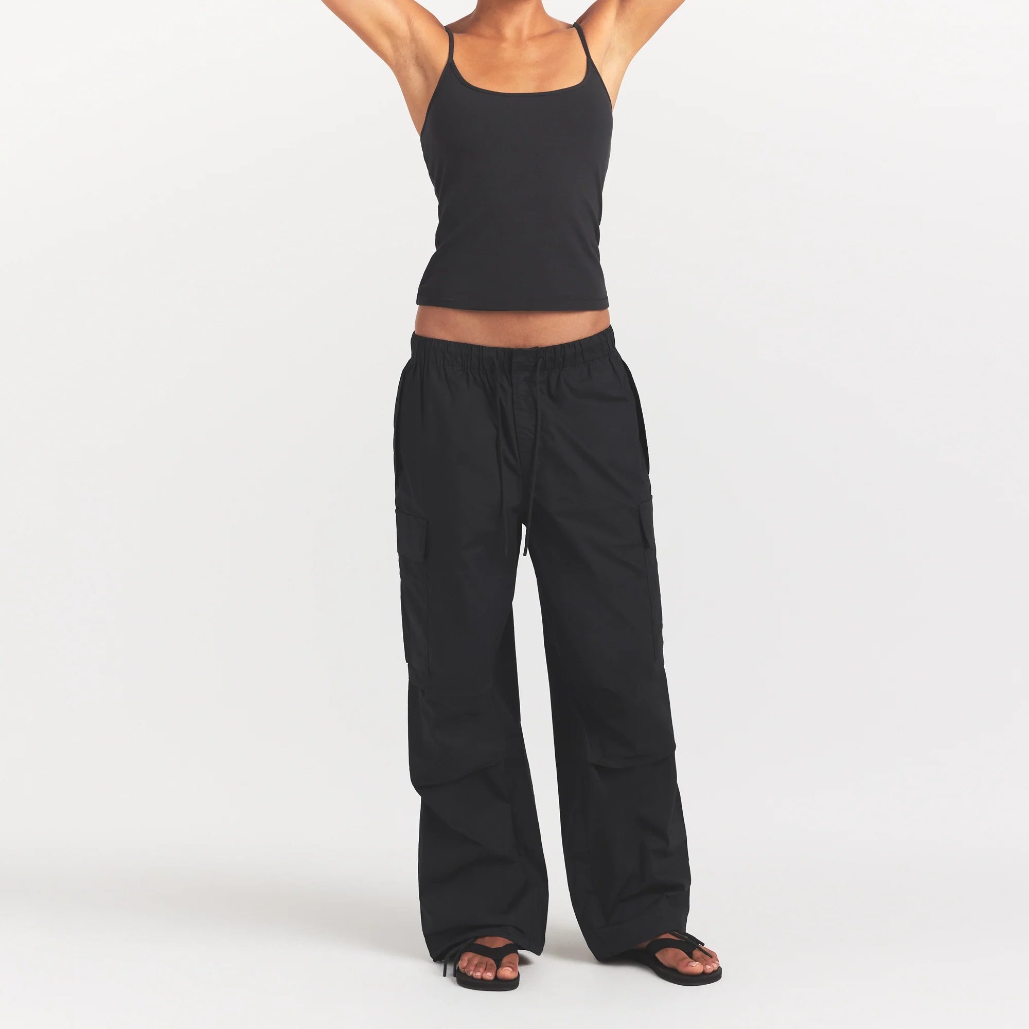WOVEN COTTON OVERSIZED LOW RISE CARGO PANT | ONYX