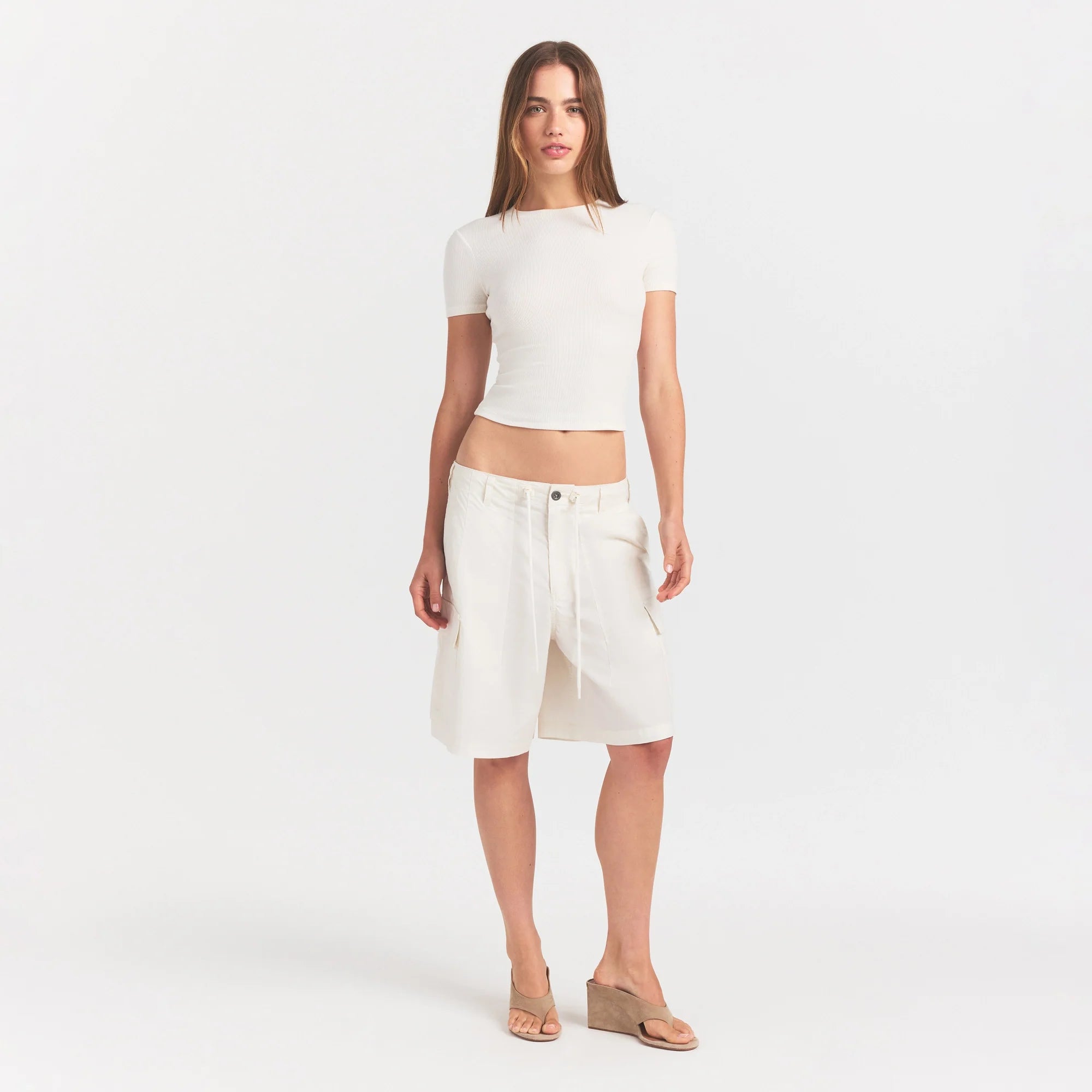 WOVEN COTTON OVERSIZED CARGO SHORT | EGRET