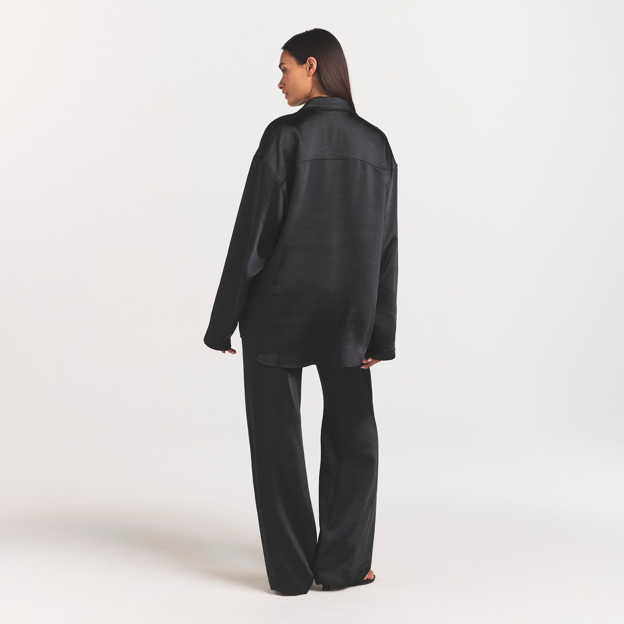 LIGHTWEIGHT SATIN OVERSIZED SHIRT | OBSIDIAN