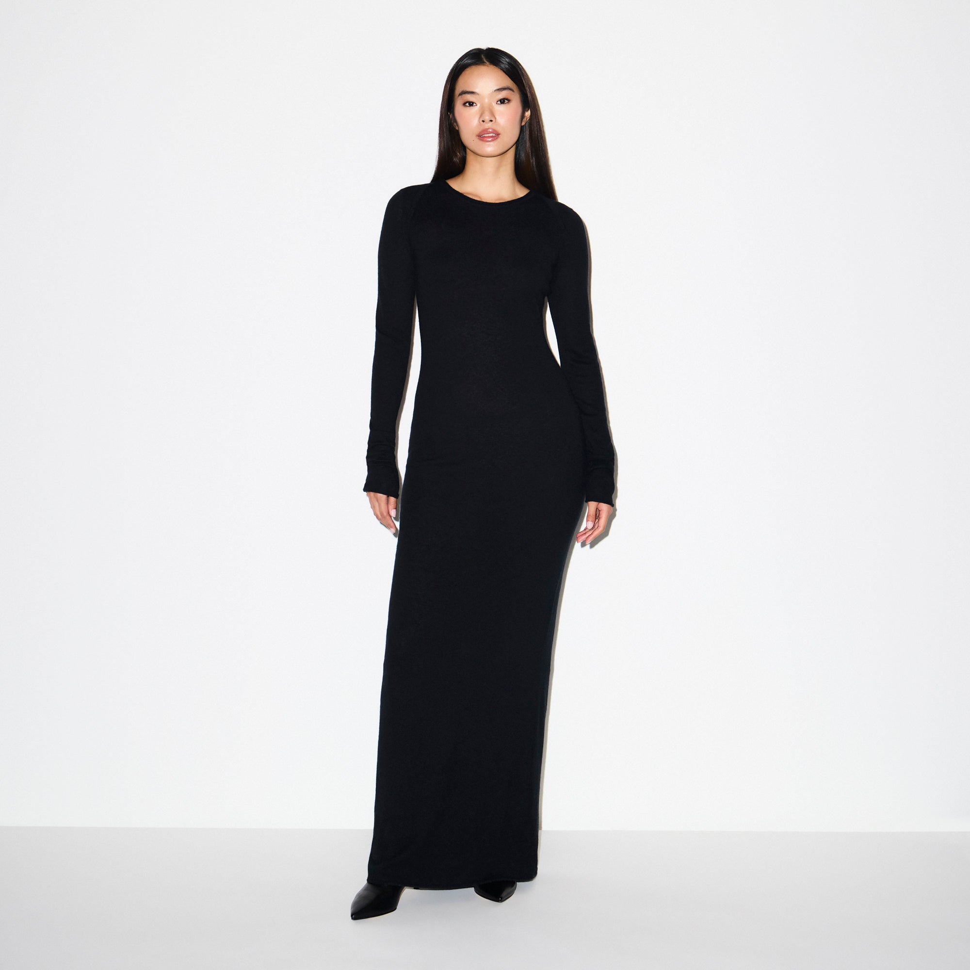 FEATHERWEIGHT CASHMERE LONG DRESS | ONYX