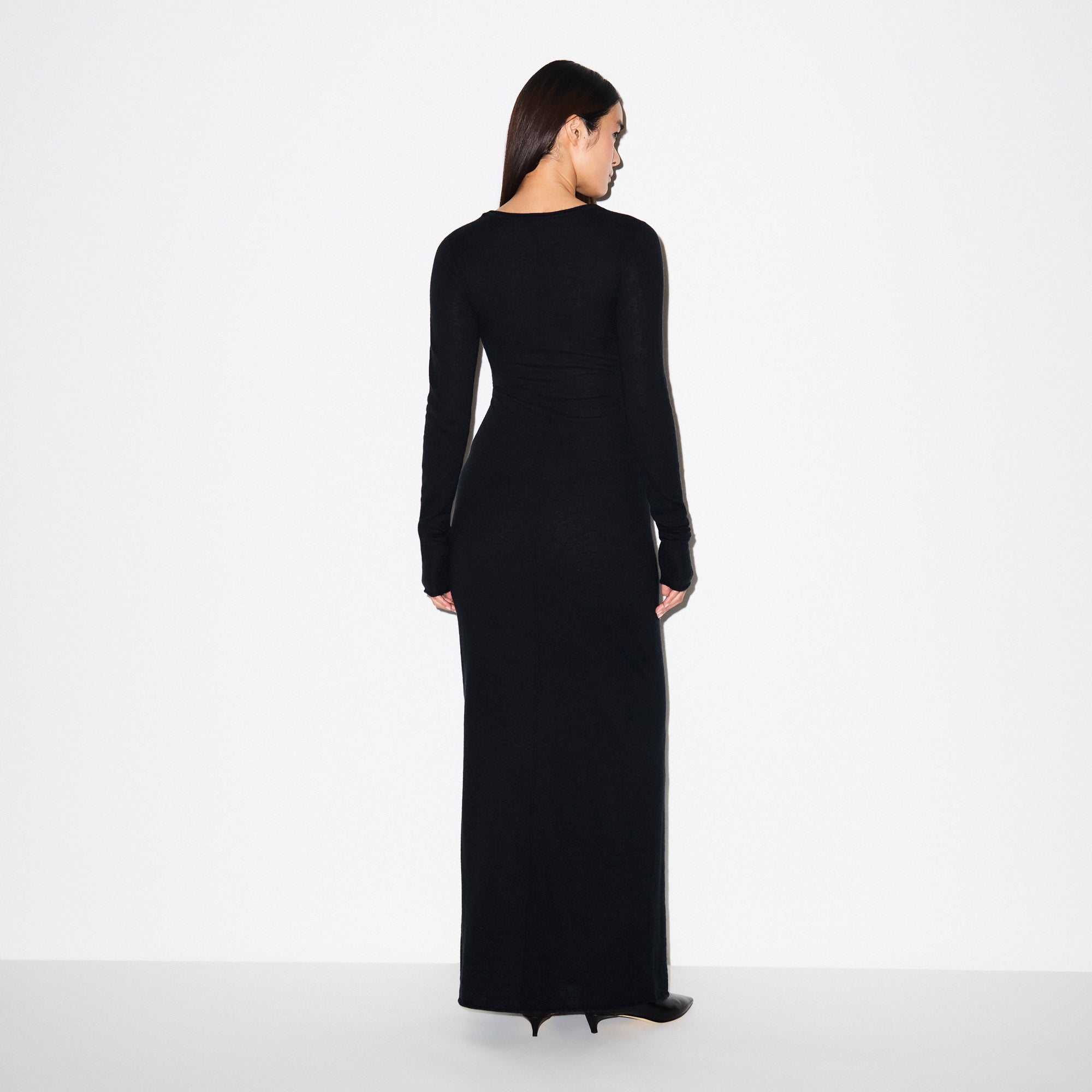 FEATHERWEIGHT CASHMERE LONG DRESS | ONYX