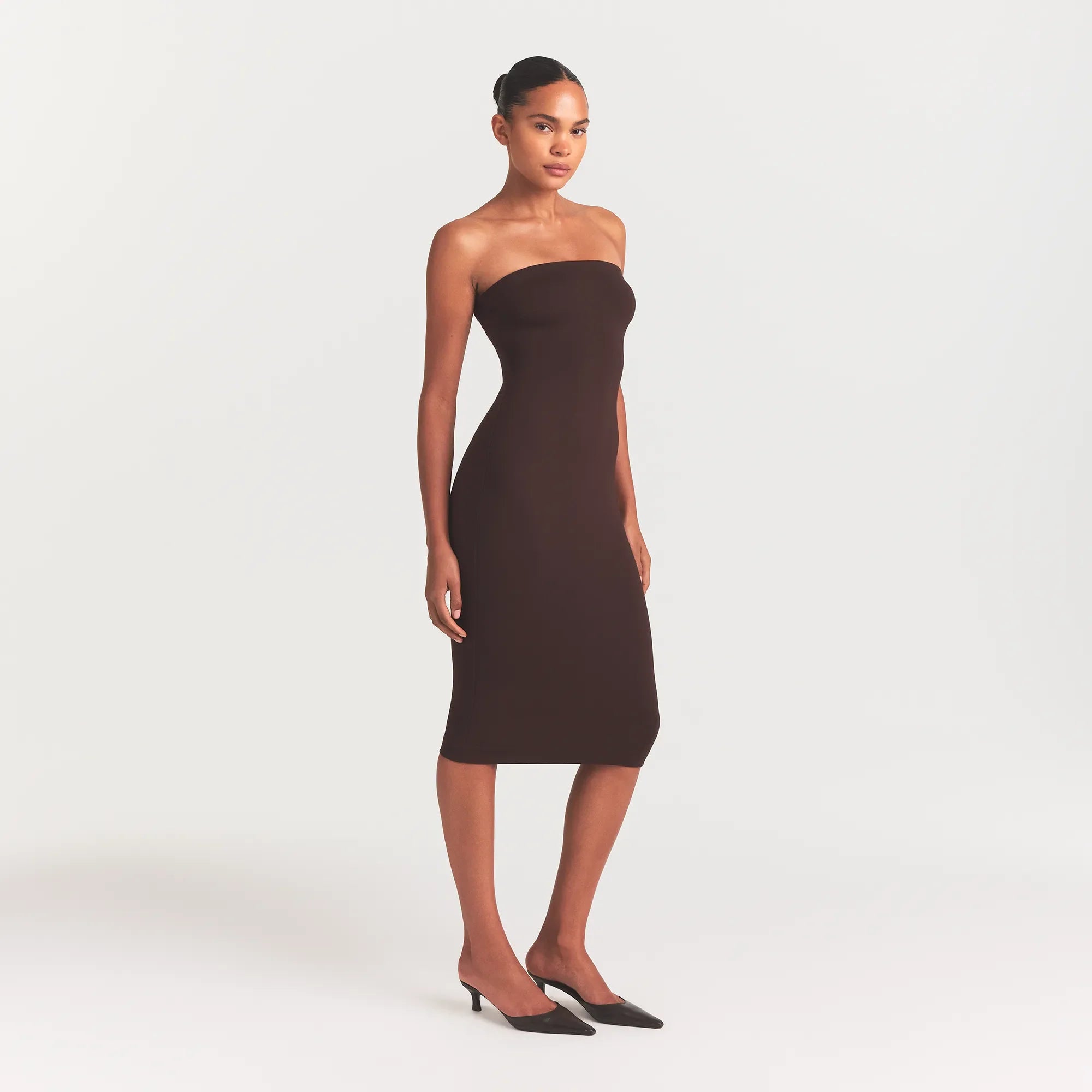 THE ESSENTIAL COLLECTION STRAPLESS MIDI DRESS | ESPRESSO