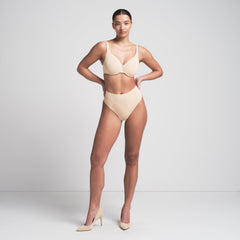 SMOOTHING INTIMATES UNLINED MINIMIZER BRA | SAND