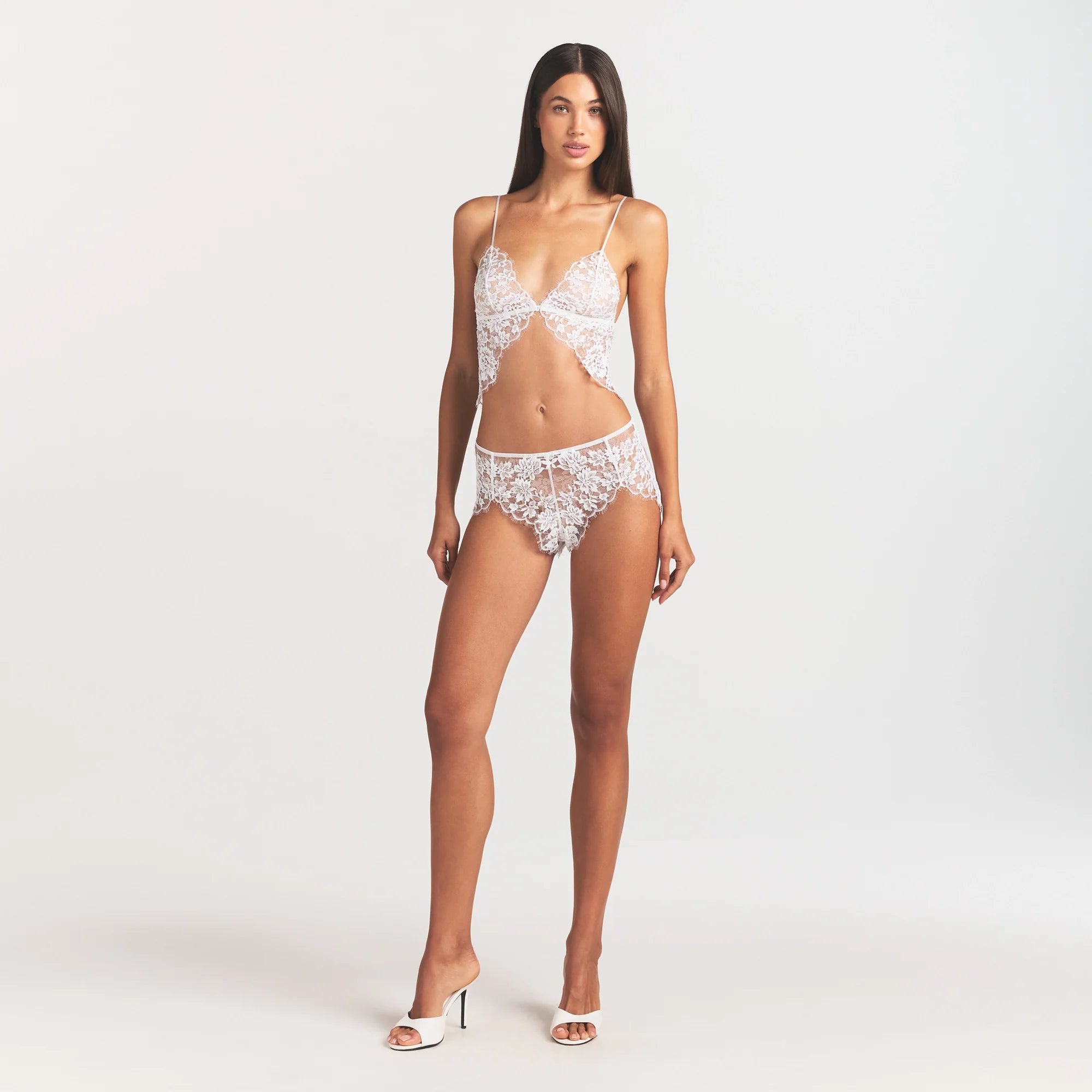 SKIMS LACE CAMI AND SHORT SET | SNOW