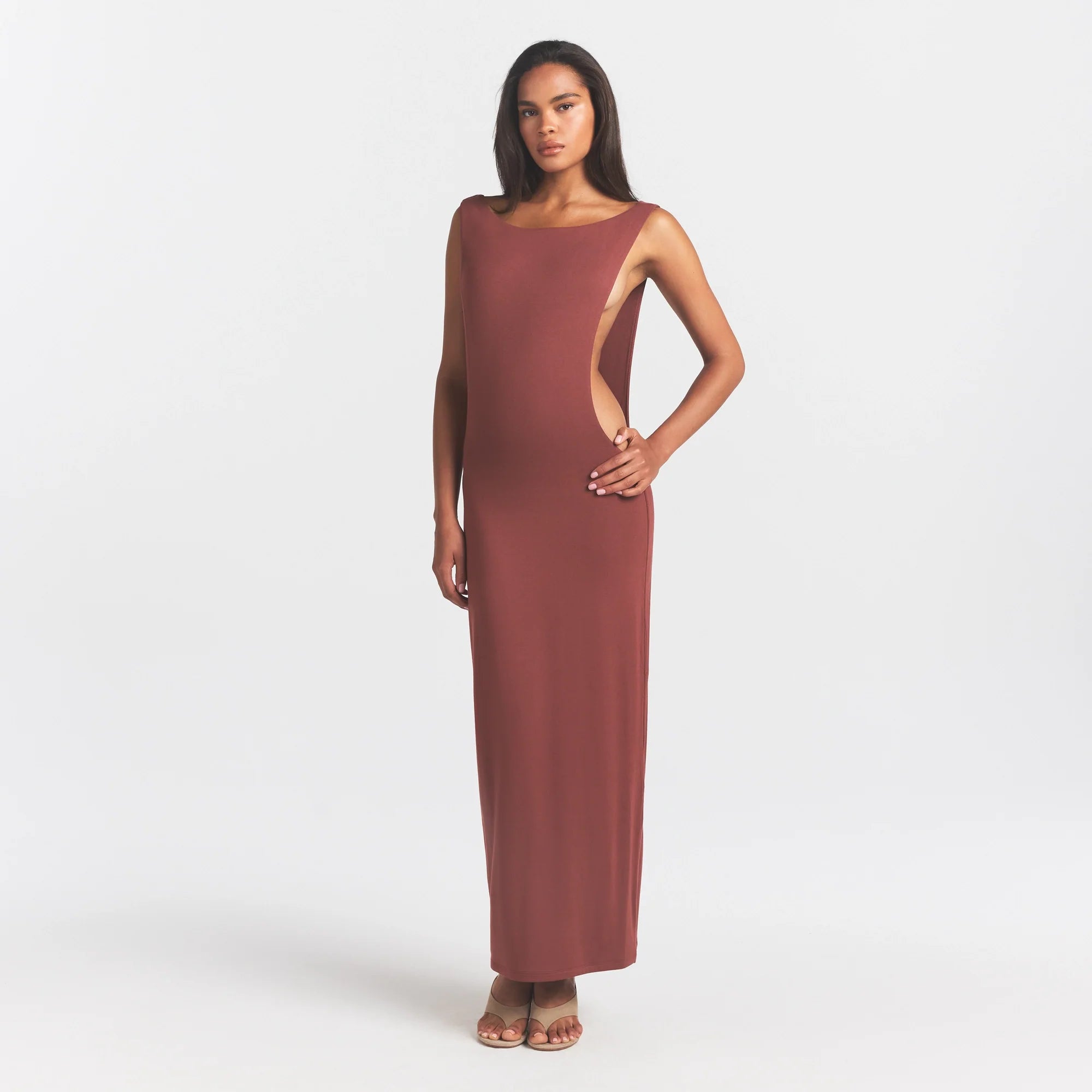 SMOOTH LAYERS CUT OUT LONG DRESS | HENNA