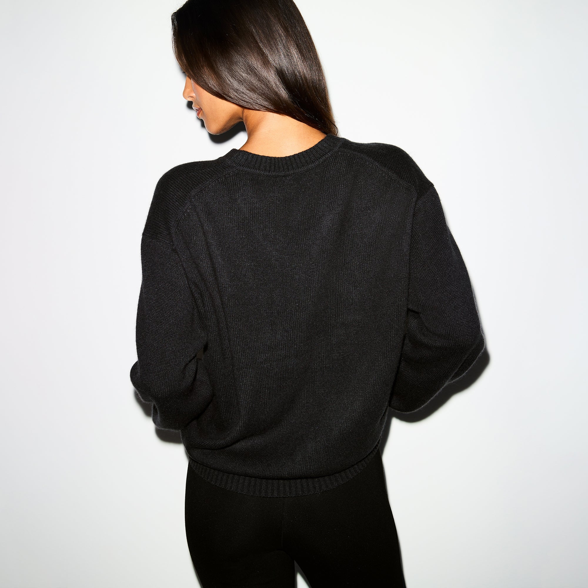 WOOL CASHMERE OVERSIZED V NECK SWEATER | ONYX