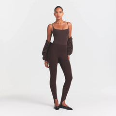 THE ESSENTIAL COLLECTION HIGH-WAISTED STIRRUP LEGGING | ESPRESSO