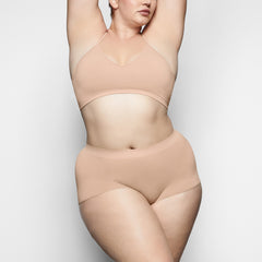 SOFT SMOOTHING SEAMLESS BOY SHORT | CLAY