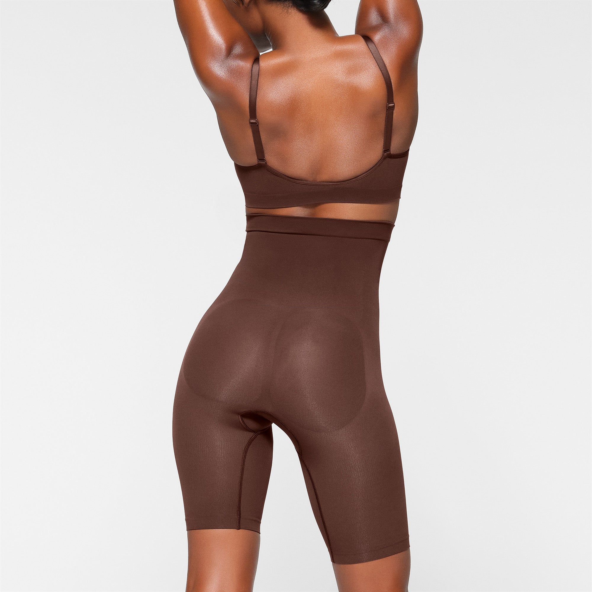 SEAMLESS SCULPT HIGH-WAISTED ABOVE THE KNEE SHORT | COCOA