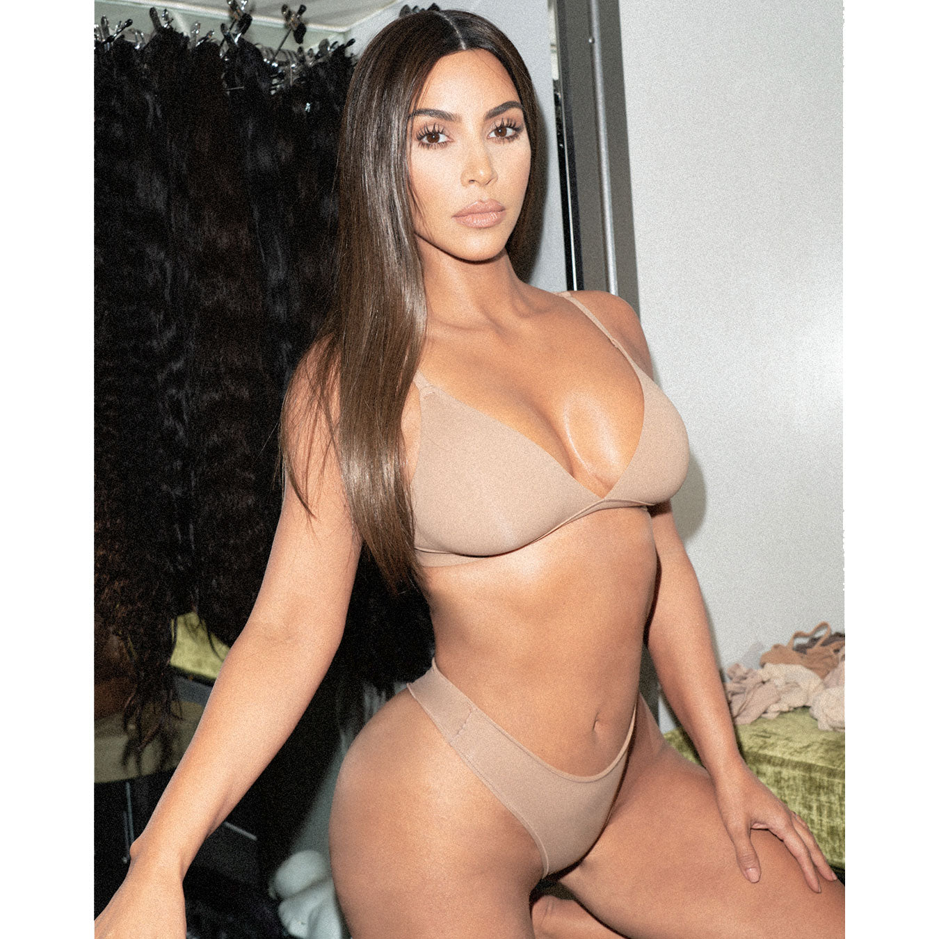 FITS EVERYBODY DIPPED FRONT THONG | CLAY