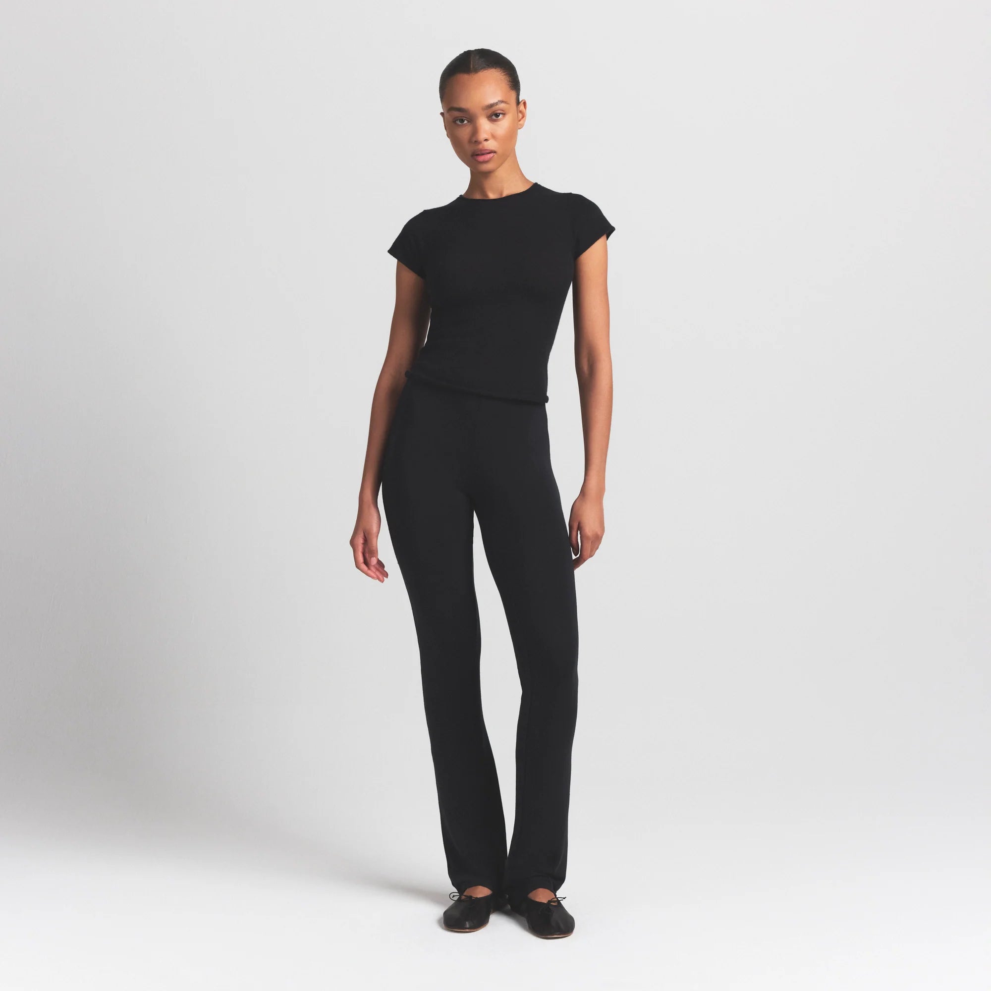 FEATHERWEIGHT CASHMERE TEE | ONYX