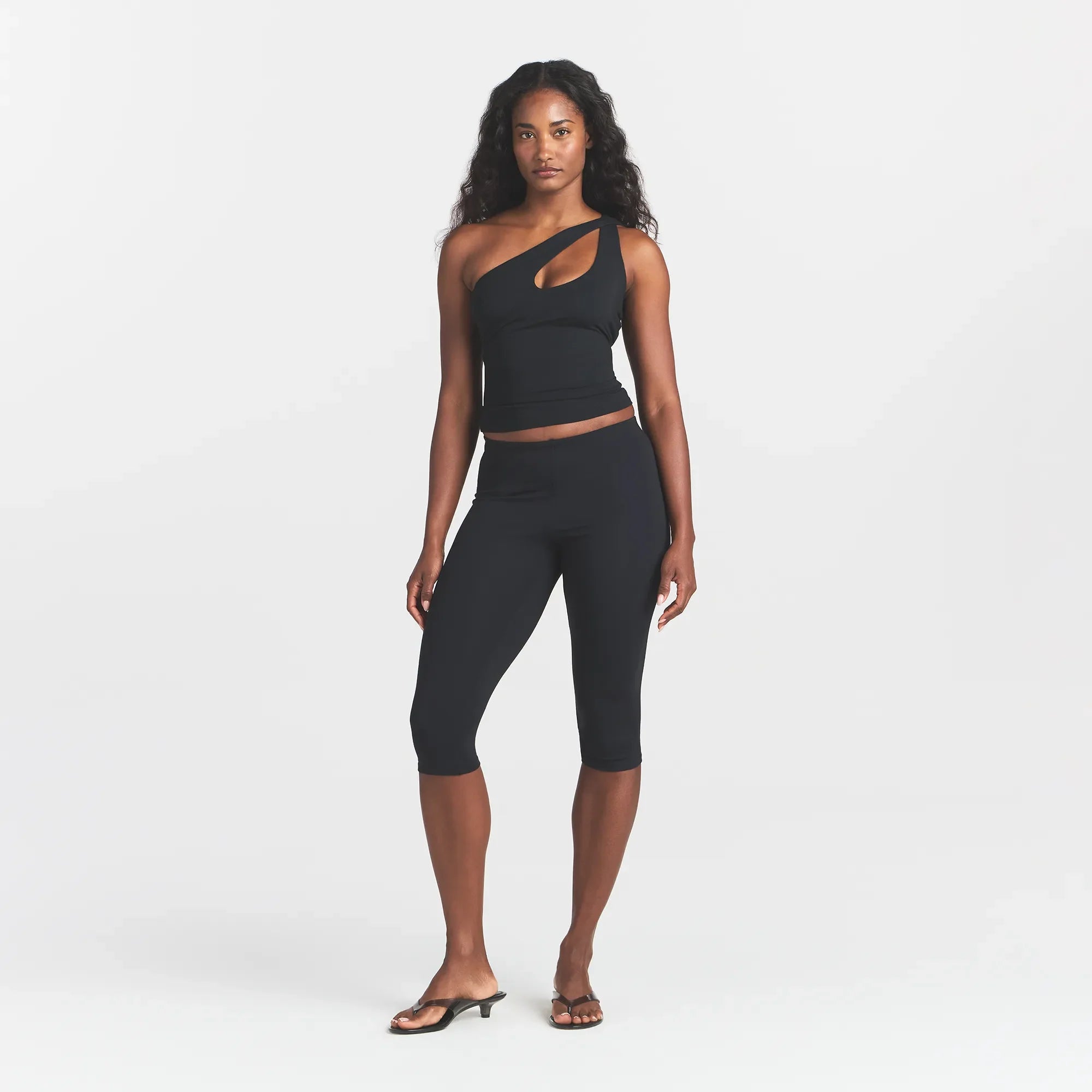 SMOOTH LAYERS ONE SHOULDER TOP | OBSIDIAN