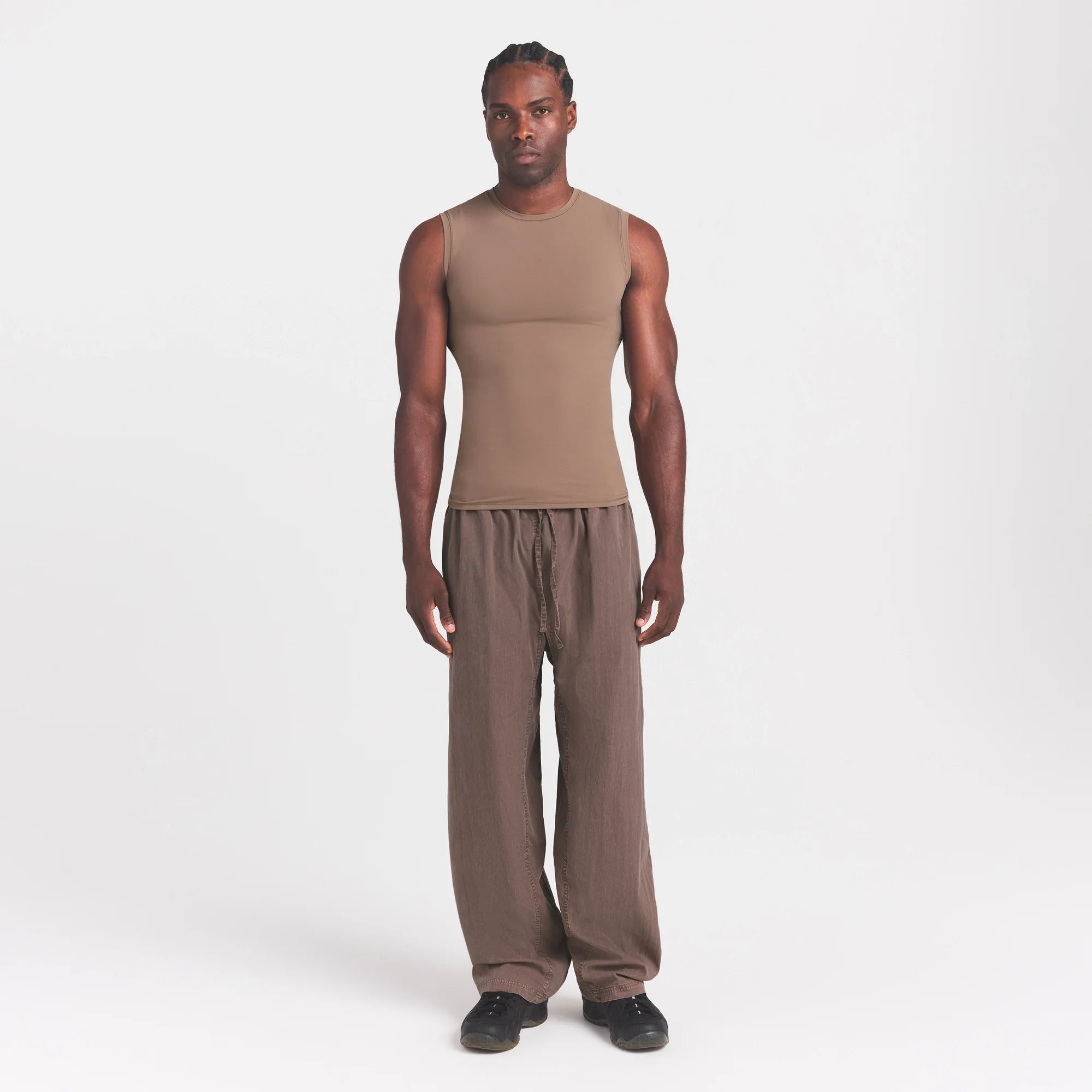 FITS EVERYBODY MENS SLIM TANK | UMBER